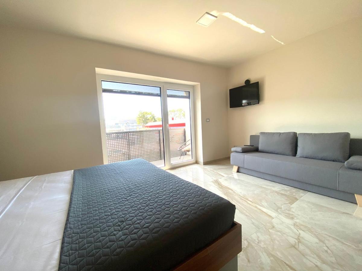 Rooms And Apartments Lisjak Koper Luaran gambar