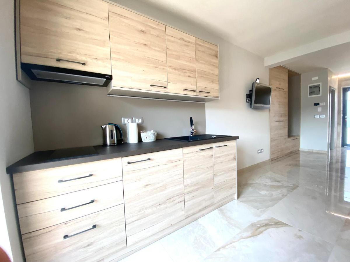 Rooms And Apartments Lisjak Koper Luaran gambar
