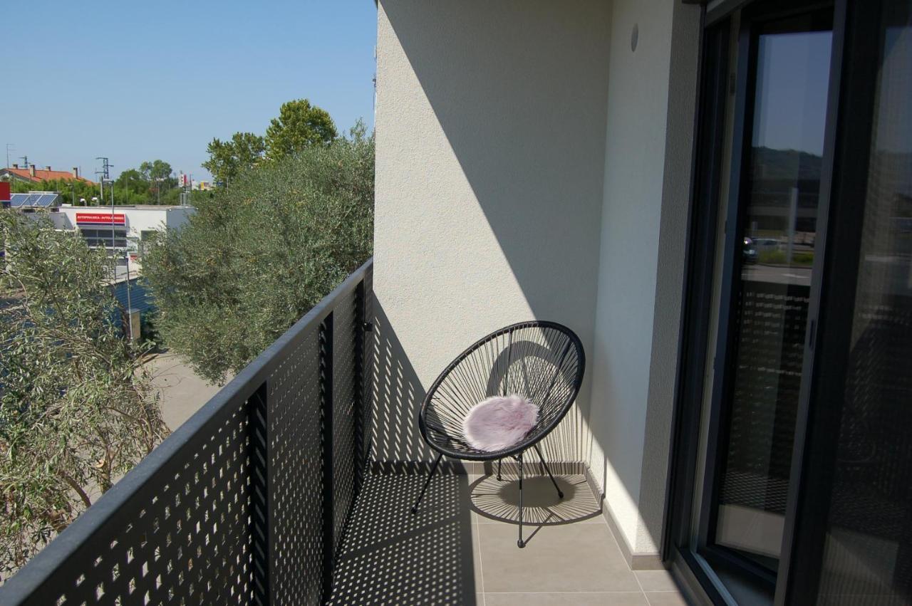 Rooms And Apartments Lisjak Koper Luaran gambar