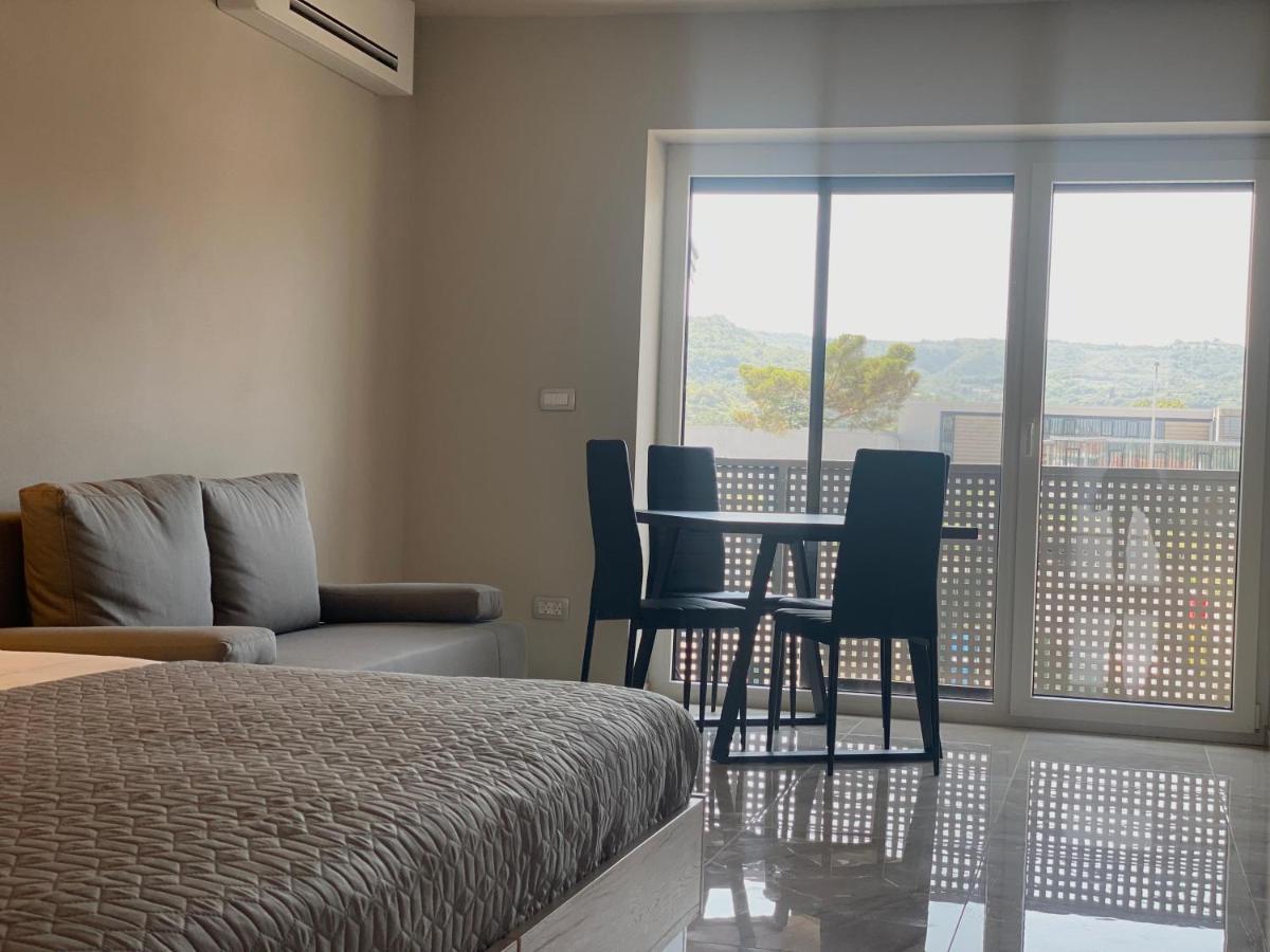Rooms And Apartments Lisjak Koper Luaran gambar