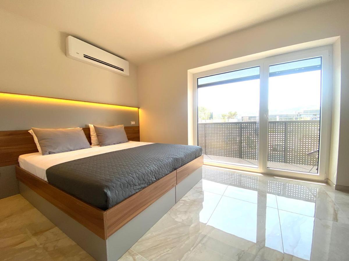 Rooms And Apartments Lisjak Koper Luaran gambar