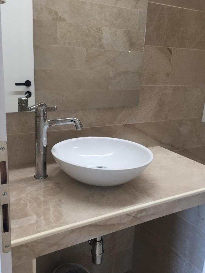 Rooms And Apartments Lisjak Koper Luaran gambar