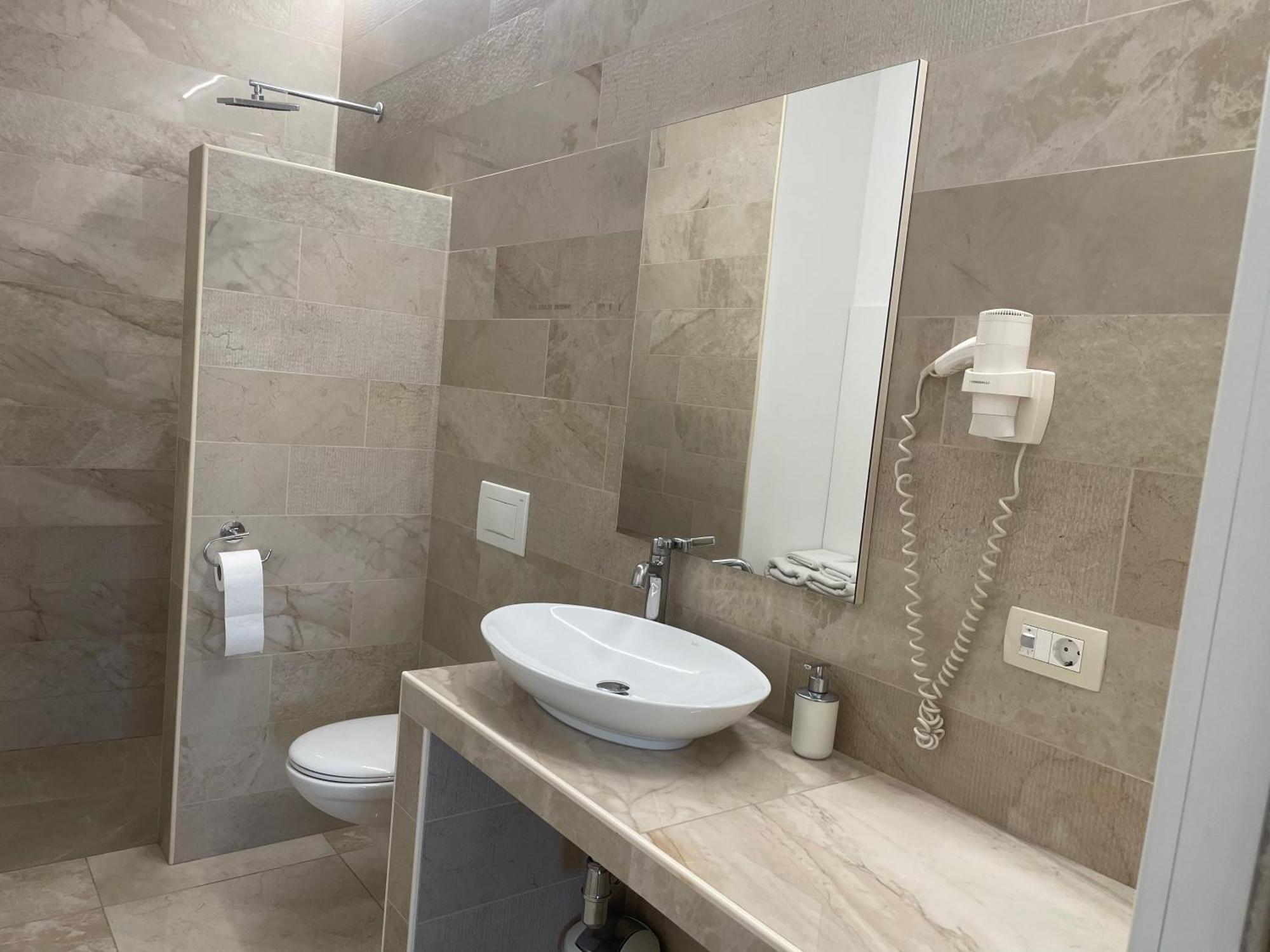 Rooms And Apartments Lisjak Koper Luaran gambar